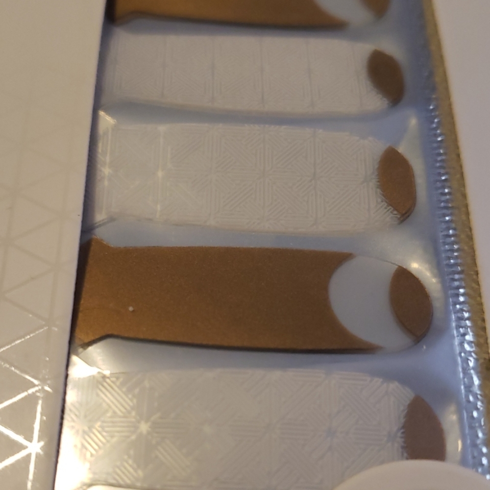 Scratch Limited Edition Nail Wraps - Picture 3 of 6